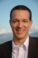 Portraitaufnahme des Firmeninhabers Patrick Klossner